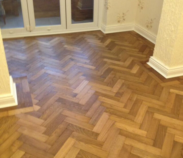 New parquet over a levelled sub-floor