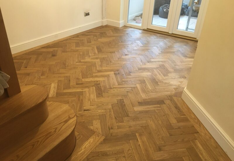 Herringbone parquet, bay-window lounge